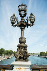 Fototapeta na wymiar lamp post on the streets of paris