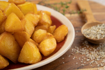 pommes de terre frites au romarin et au sel 