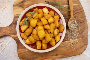pommes de terre frites au romarin et au sel 