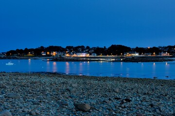 Fototapeta premium Ambiance au coucher du soleil sur Port-Blanc Penvenan en Bretagne. France