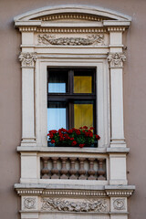 Fototapeta na wymiar old windows in the building 