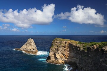 Fototapeta na wymiar Guadeloupe cliffs - Porte d'Enfer