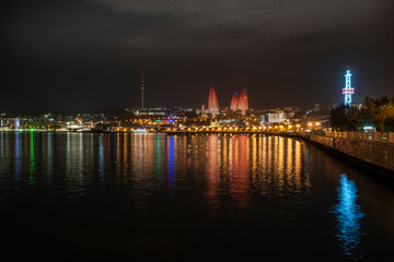 Fototapeta na wymiar night photo of the waterfront of Baku, Azerbaijan, with the famous flame towers