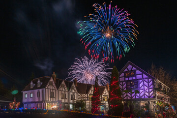 観光地の花火とイルミネーション