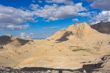Aladaglar is the holy place of mountaineers. Demirkazık Mountain, Yedigöller, Climbing tracks.