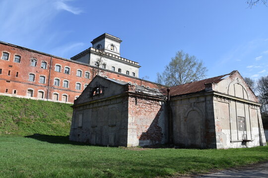 Twierdza Modlin, fortyfikacje obronne, zabytkowy, historyczny obiekt militarny, 