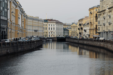 Fototapeta na wymiar view of the canal