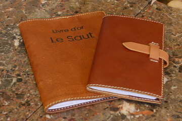 livre d'or en cuir