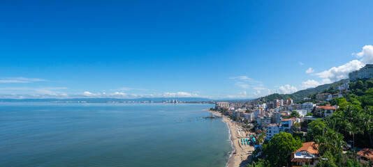 Fototapeta na wymiar Panorama de Puerto Vallarta Vista Aérea desde Conchas Chinas