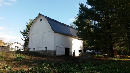 Fototapeta na wymiar Big old barn