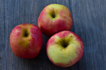 Naklejka na ściany i meble Pacific Rose Apple, the distinctive rosy red blush makes this apple too pretty to resist. A natural Gala Splendour cross, gets its signature pink hue from Splendour, and its unique taste profile.