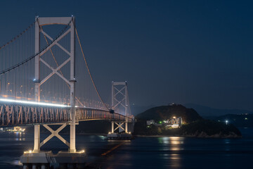 Obraz premium 夜の鳴門大橋