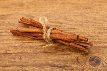 Aroma Cinnamon stick heap isolated