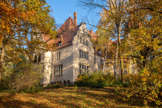 Autumn landscape of the palace in Lubniewice, western Poland 