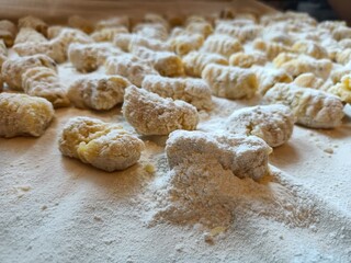 Gnocchi di patate fatti in casa e pronti per essere cucinati