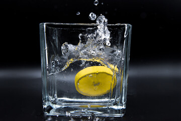acqua limone  - obrazy, fototapety, plakaty
