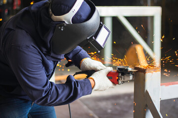 Metal workers use manual labor. Skilled welder.Technicians use steel cutting tools to cut steel....