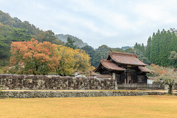 秋の旧閑谷学校　岡山県備前市　Former Shizutani School in Autumn. Okayama-ken Bizen city