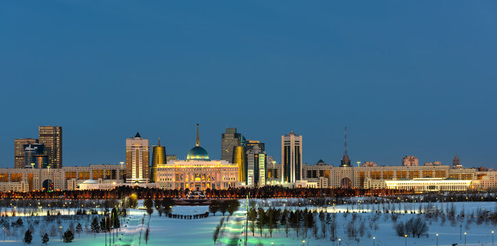 Fototapeta The capital of Kazakhstan, the city of Astana, the presidential residence and administrative buildings on an early winter morning