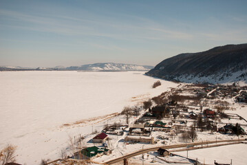 Fototapeta na wymiar A frosty February day in the village of Shiryaevo in Samarskaya Luka National Park, Russia!