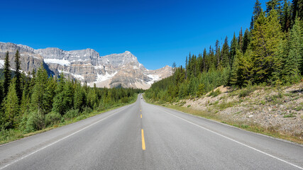 Scenic road trip. Icefields Parkway between Jasper and Banff, Canada 