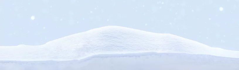 Fotobehang Besneeuwde witte schone sneeuwtextuur. Sneeuwjacht op blauwe achtergrond. © Albert Ziganshin