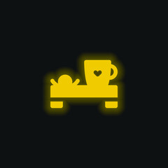 Bed And Breakfast yellow glowing neon icon
