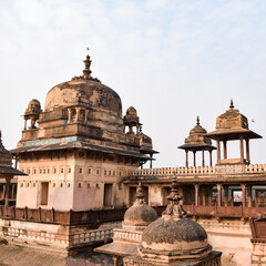 Fototapeta premium Jahangir Mahal (Orchha Fort) in Orchha, Madhya Pradesh, India, Jahangir Mahal or Orchha Palace is citadel and garrison located in Orchha. Madhya Pradesh. India, Indian Archaeological Sites
