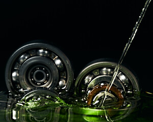 Ball bearing. Lubricating oil.