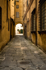 Fototapeta premium Italy, Lucca alley