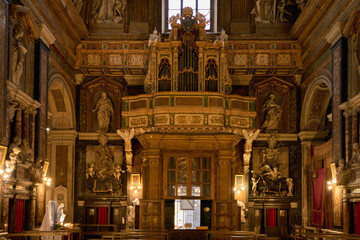 Fototapeta na wymiar The organ of of Gesù e Maria church in via del Corso, Rome