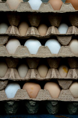 Jajka, Kurze jajka, zdrowe jajka, Jajka w pojemniku, jajka od zdrowych kur, kury z wolnego wybiegu, kolorowe jajka,  eggs, healthy eggs,  - obrazy, fototapety, plakaty