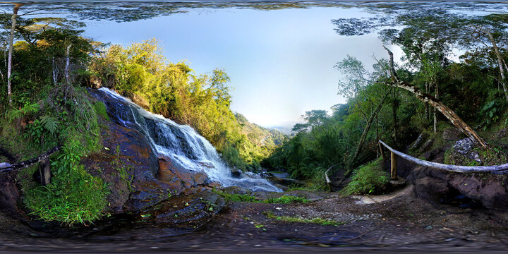 Cachoeira do Alto do Lajeado na Fezenda Lenz