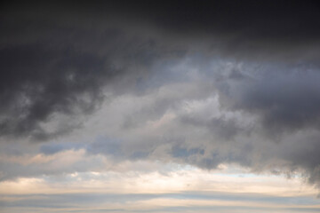 Fototapeta premium 嵐が近づく空模様