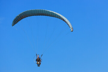 パラグライダー　青空