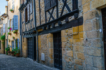 Fototapeta na wymiar Details of the beautiful streets of Montignac. France October 2021