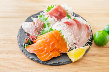 お刺身の盛り合わせ