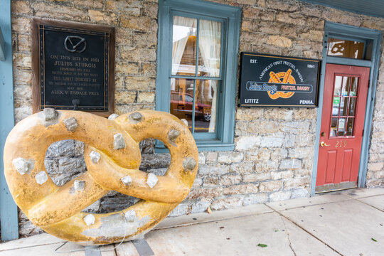 Lititz, Pennsylvania, United States of America – September 30, 2016. Sturgis Pretzel House on Main Street in Lititz, PA. Founded in 1861, this is the oldest commercial pretzel bakery in the USA.