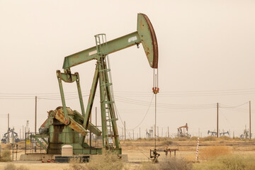 USA, California, Kern County. Pumpjack on oil well.