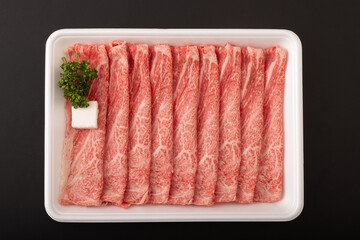 牛肩ロースすき焼き肉　(黒毛和牛)