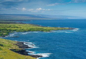 Fototapeta na wymiar USA, Hawaii, Big Island of Hawaii. Shoreline at Honu�apo Bay, near southern tip of the island.