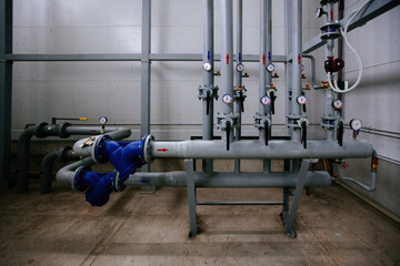 Steel pipeline of heating or plumbing system with manometers