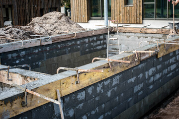 construction of an infinity pool - 472810509