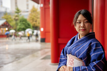 和風　着物を着た日本人女性