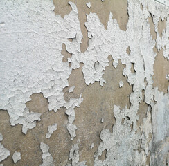 White cracked paint on the wall