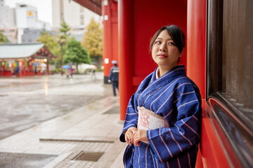 和風　着物を着た日本人女性