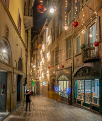 Fototapeta na wymiar streets illuminated for the Christmas holidays