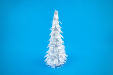How to make a creative Christmas tree from plastic disposable forks. Step-by-step photo...