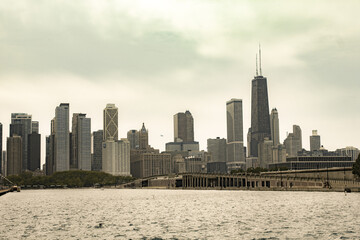 Fototapeta premium Street photo in Chicago with clear skies and buildings