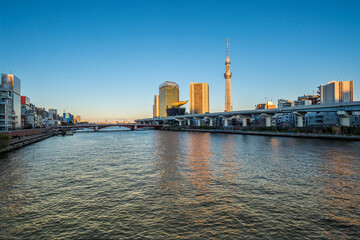 東京スカイツリーと 隅田川　夕景